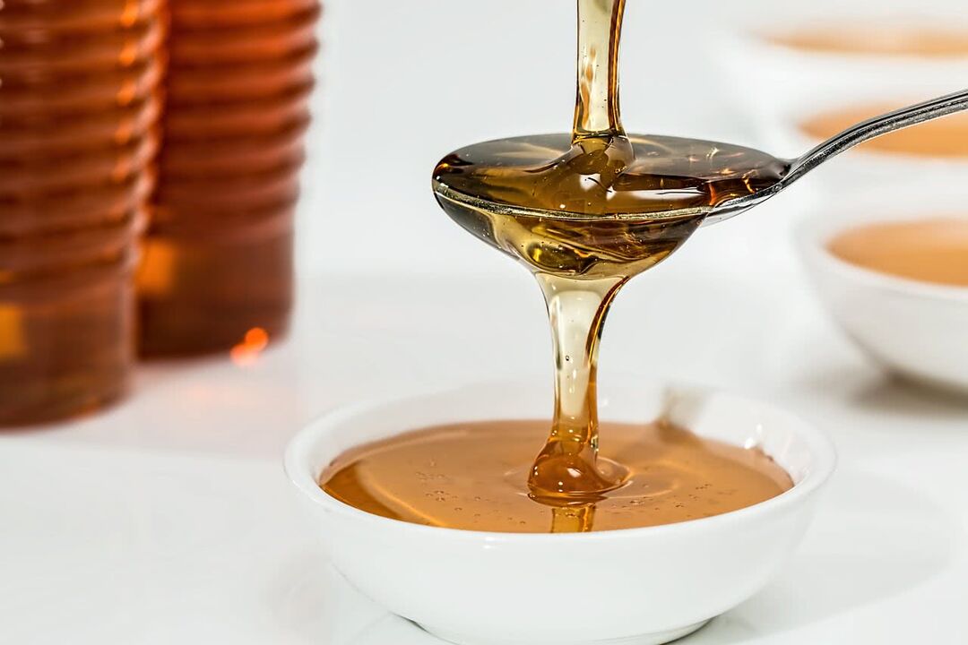 Miele usato per trattare l'osteocondrosi al seno